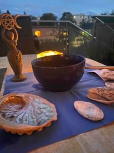 Read more about the article Loslass-Ritual für den September-Vollmond im Zeichen der Fische