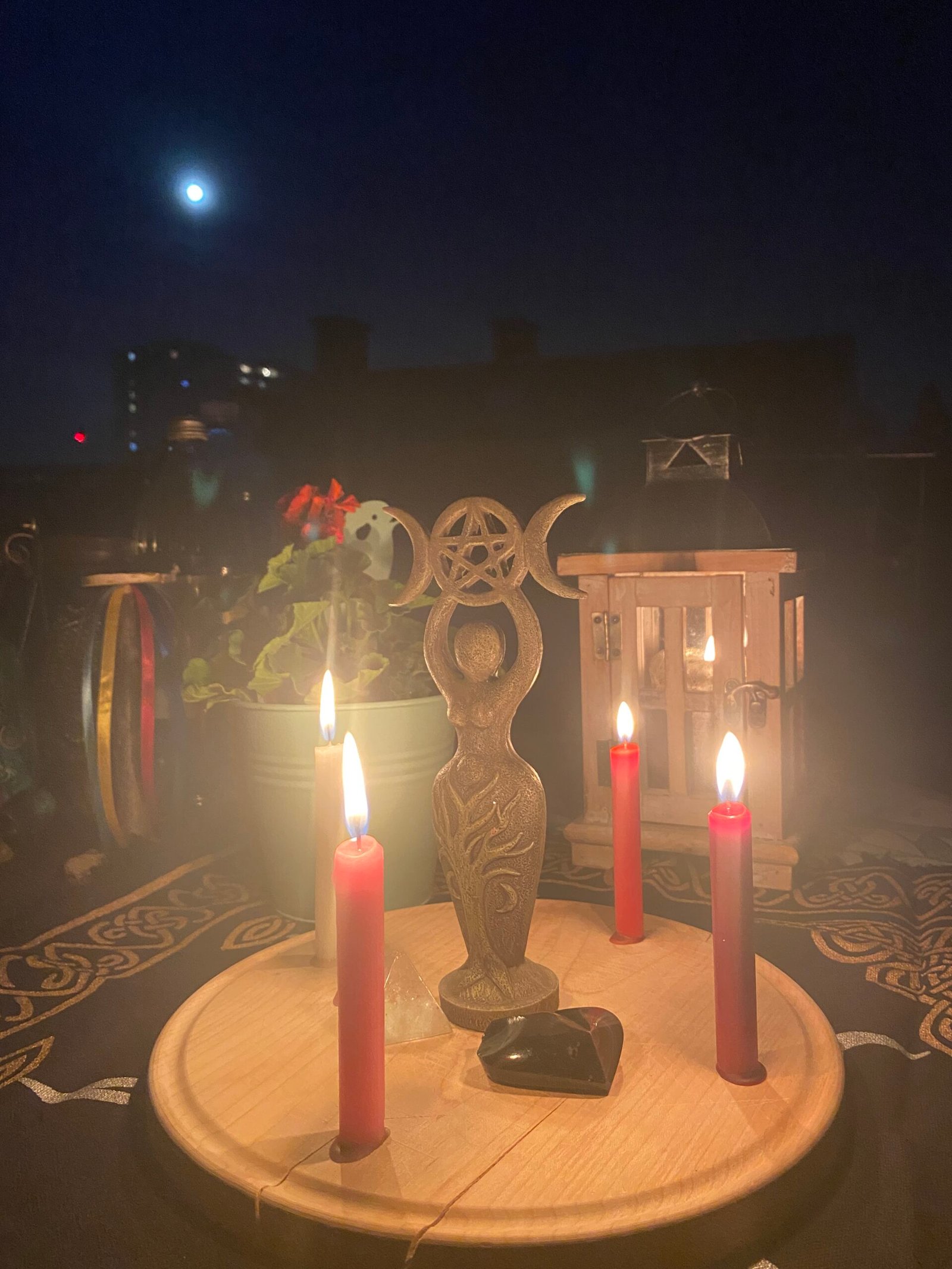 You are currently viewing Vollmond-Ritual zur Stärkung unserer weiblichen Organe und Energien